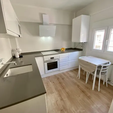 Nuevo Apartamento Para Estrenar En Calle Universidad * Santander
